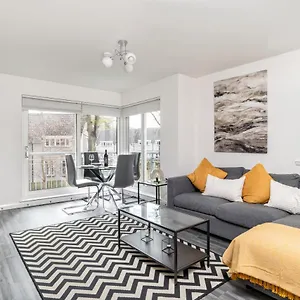  Apartment Executive Apartment, Free Parking, West End