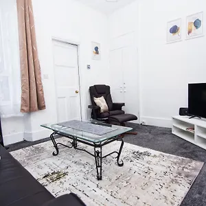  Apartment The Summit West End- Elegant With Free Parking In Prime Location